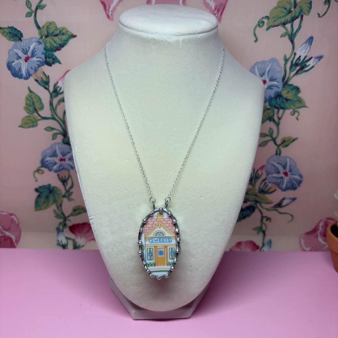 Lenox Spice Village Sweets Necklace