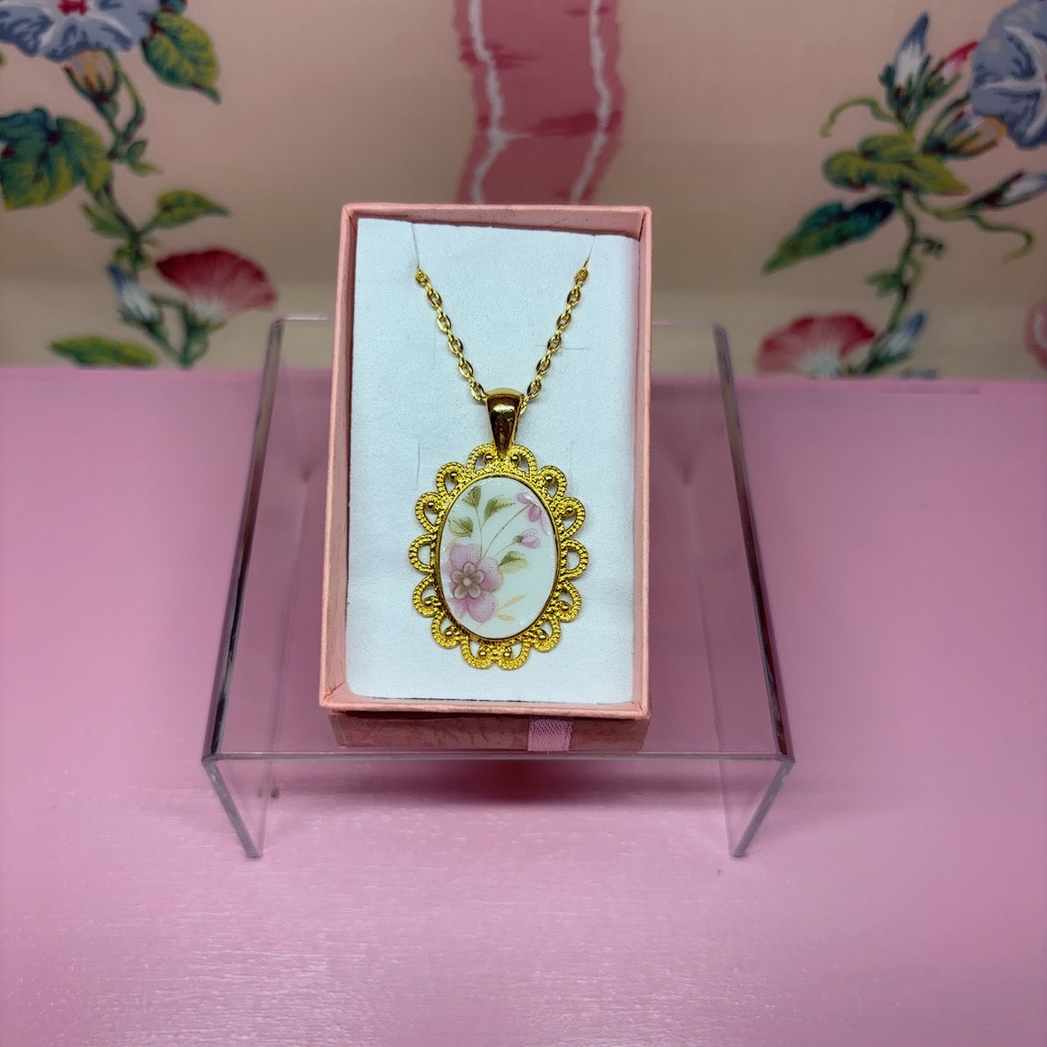 Gilded Filigree Style Bouquet Necklace