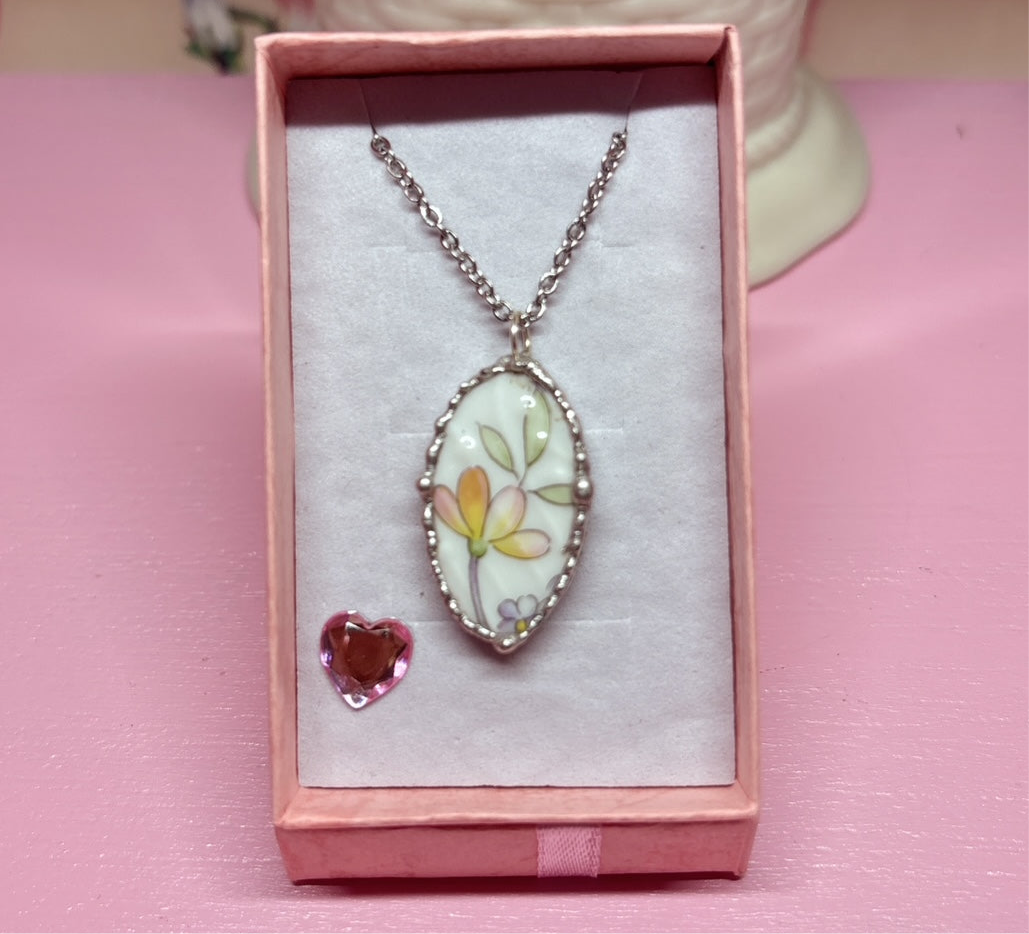 Vintage Orange Daisy Necklace