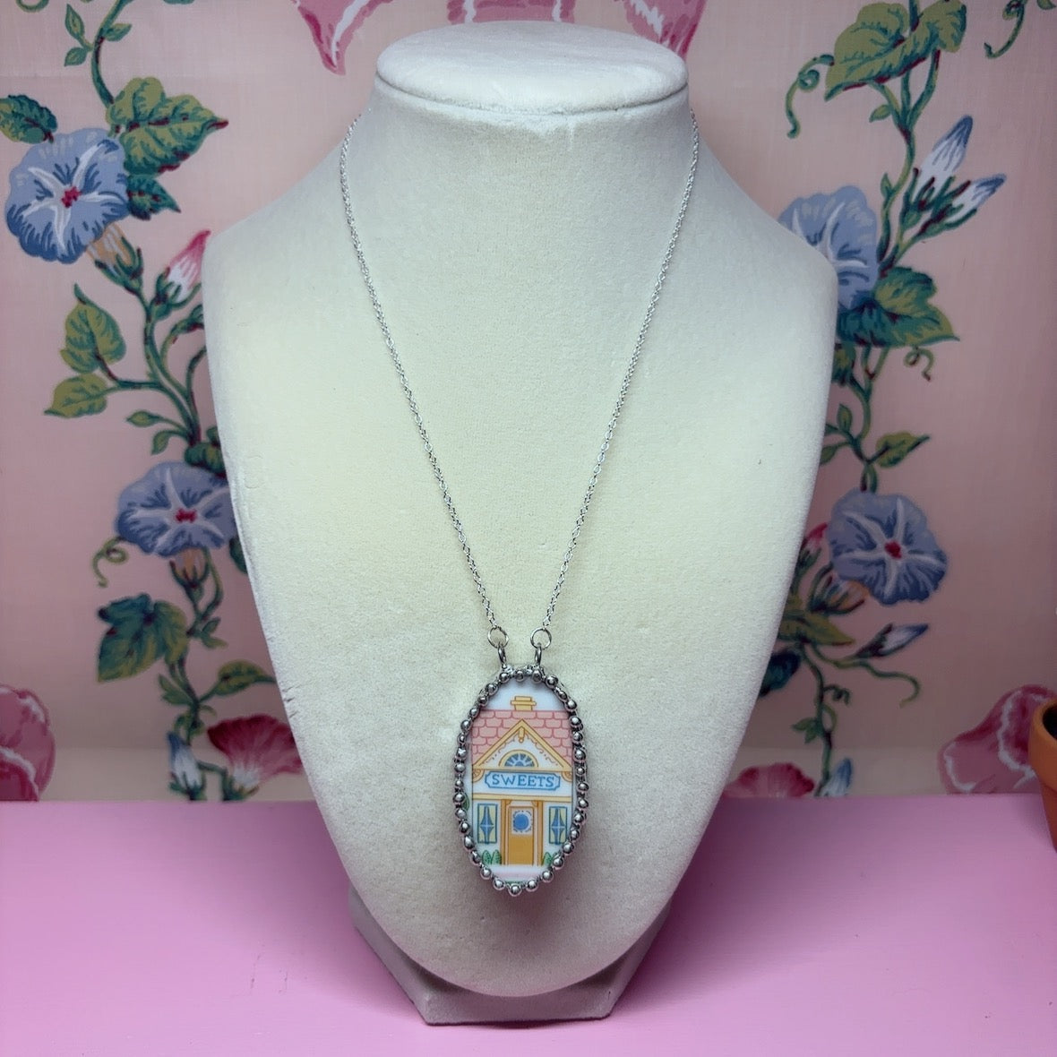 Lenox Spice Village Sweets Necklace