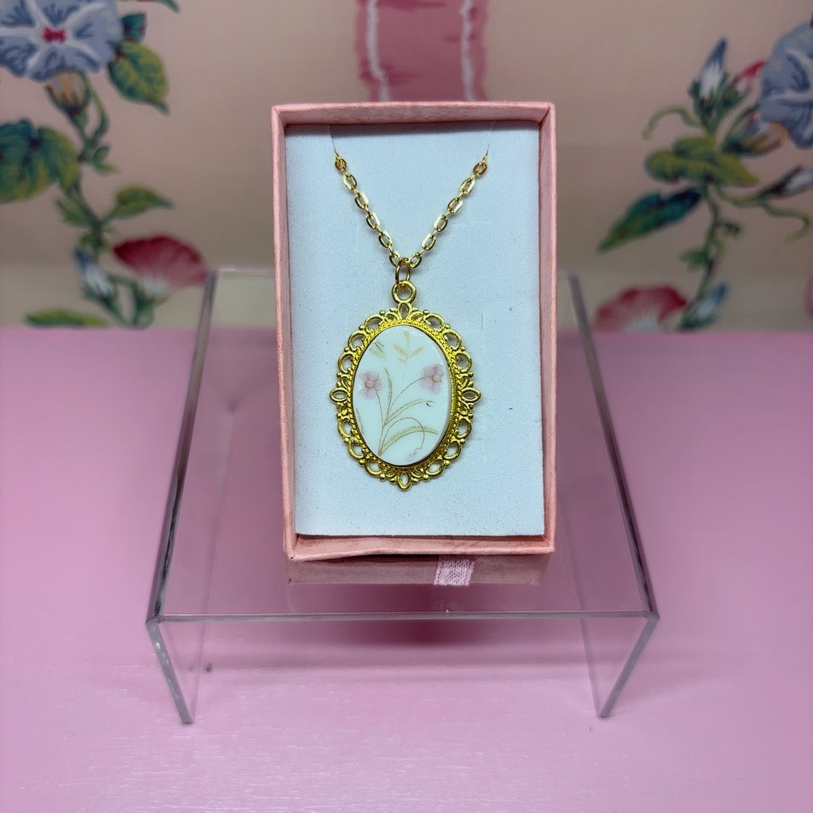 Gilded Filigree Style Bouquet Necklace