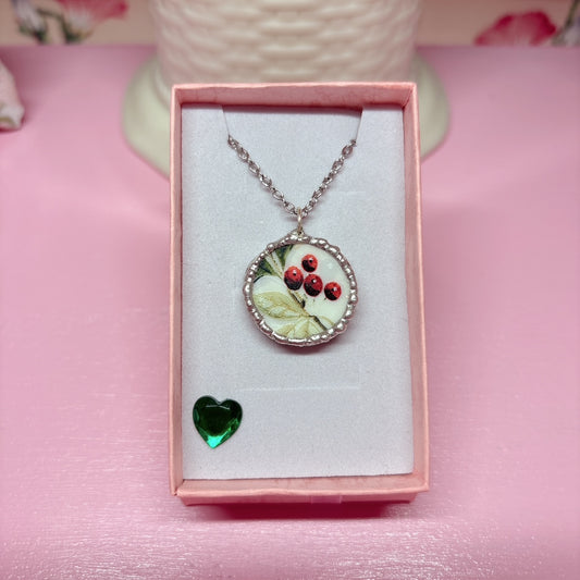 Round Holly Necklace