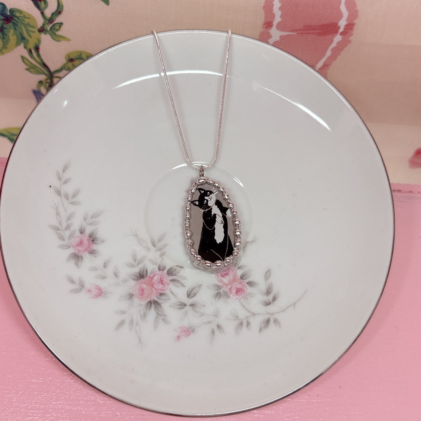 Stylized Kitty Necklace