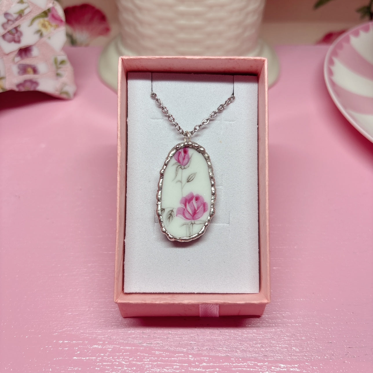 Vintage Simple Roses Necklace