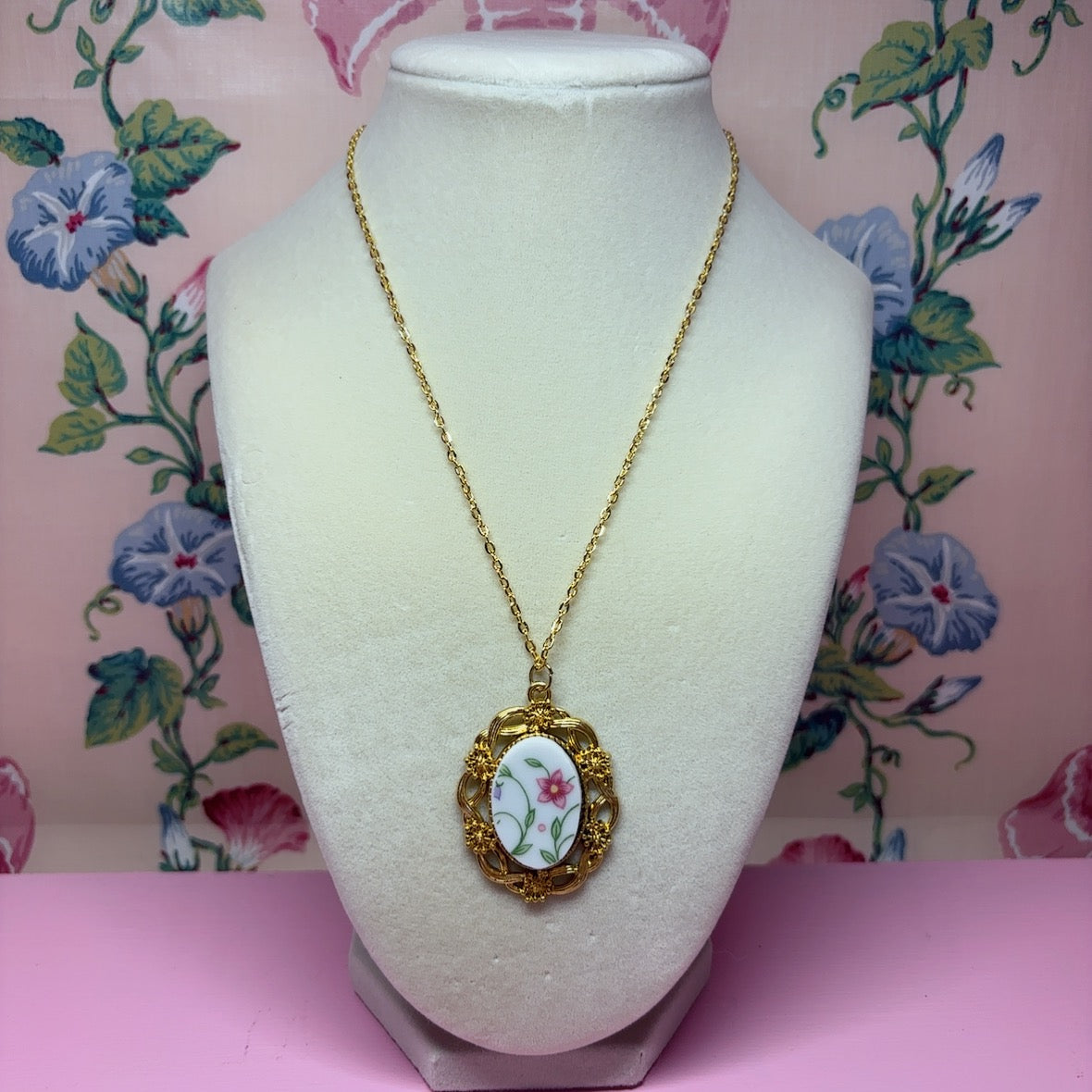 Gilded Lenox Necklace