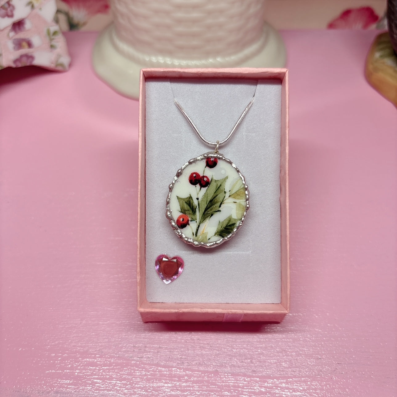 Round Holly Necklace