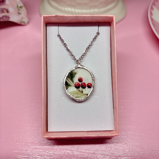 Round Holly Necklace