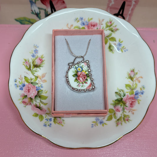 Royal Rosina Teacup Necklace
