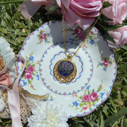 Gilded Chyrsanthemum Necklace