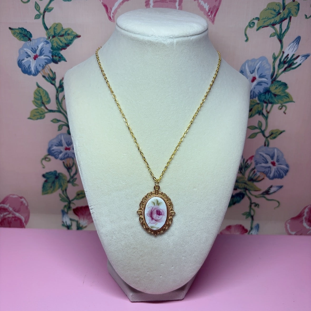 Gilded Filigree Style Bouquet Necklace bright gold