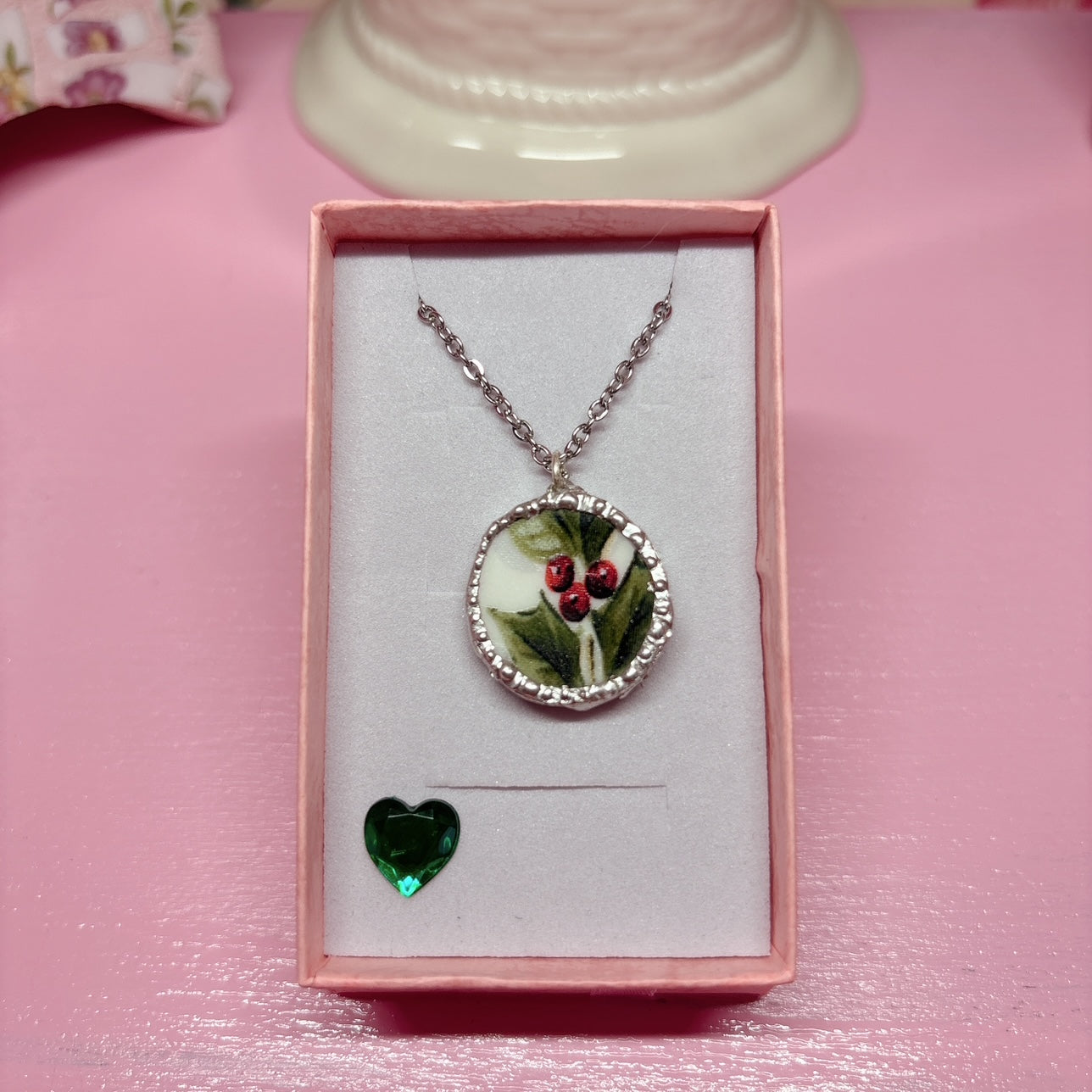 Round Holly Necklace