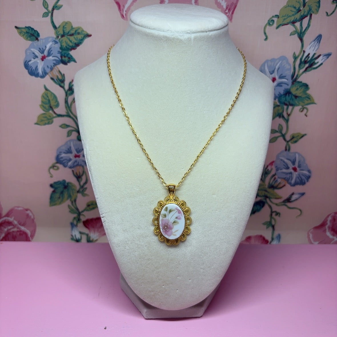 Gilded Filigree Style Bouquet Necklace