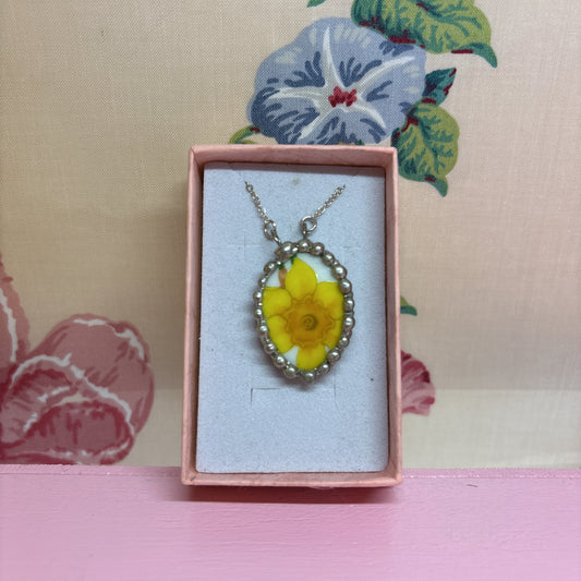Vintage Daffodil Necklace