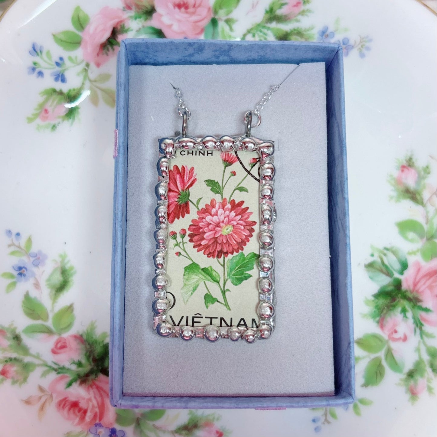 Vintage Stamp Chrysanthemum Dark Pink